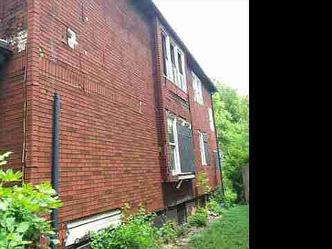 5828 Frontenac