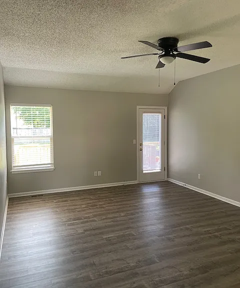 Entrance to deck from living room