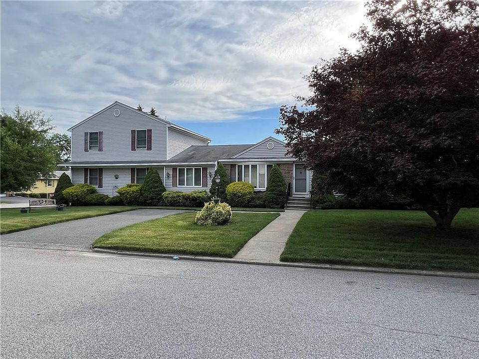 1st image of 23 Linwood Dr