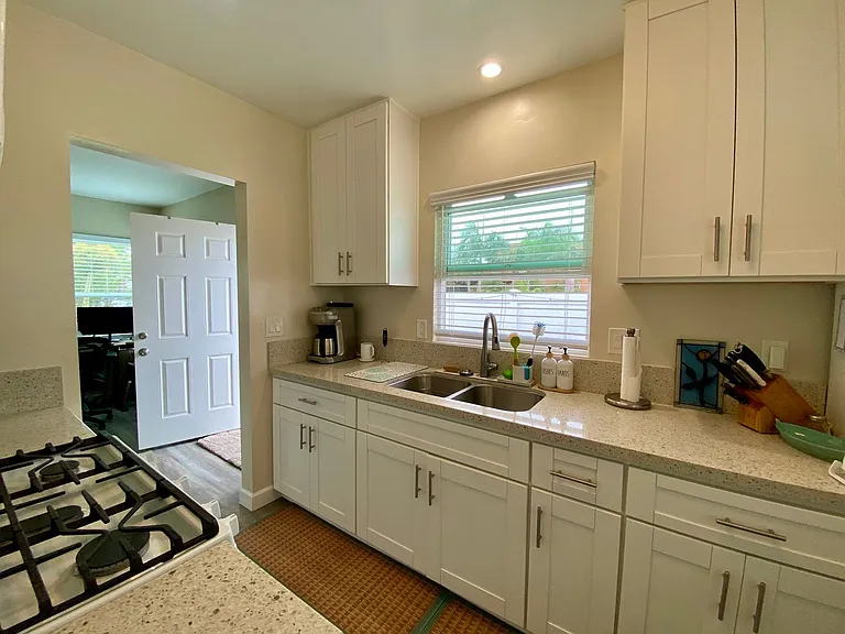 4832 Pescadero Ave — Photo 24