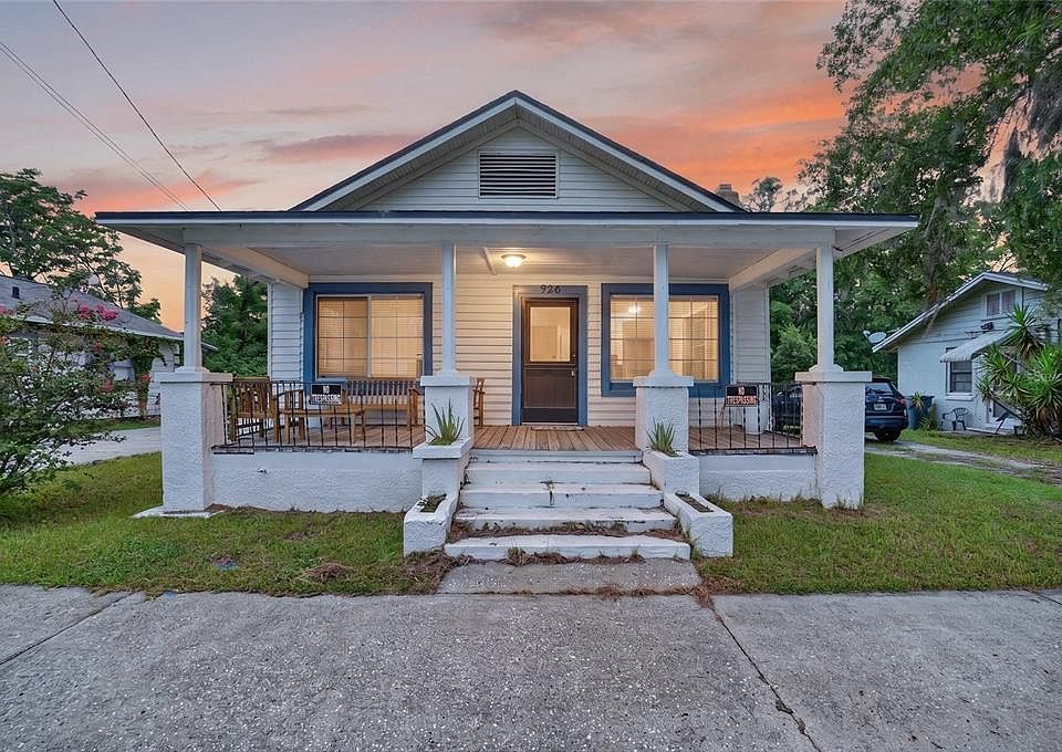 1st image of 926 NE 8TH AVENUE