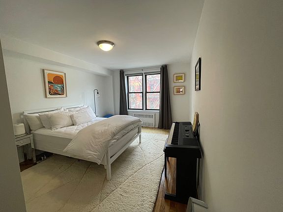 4th image of 110 Bank St APT 5D