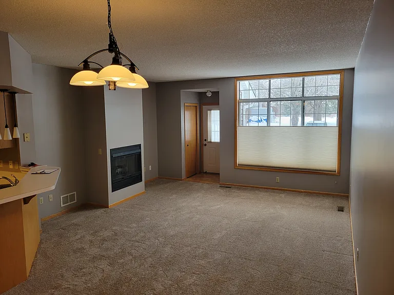 10924 Oregon Ave S — Photo 5