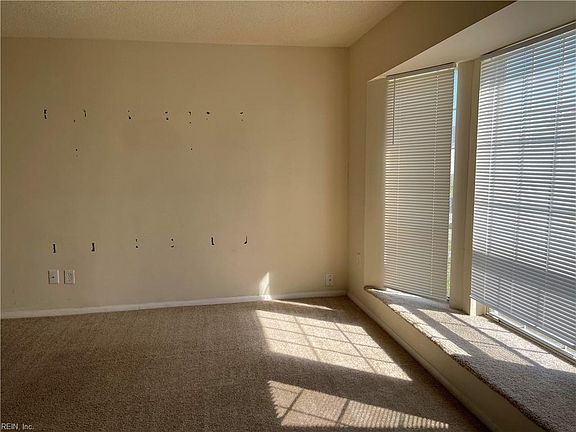 4th image of 3600 Sylvan Ln