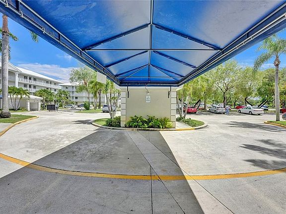5th image of 2561 Village Blvd #203