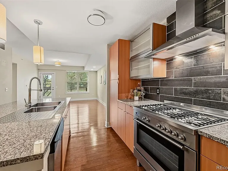 2240 N Clay St — Photo 16