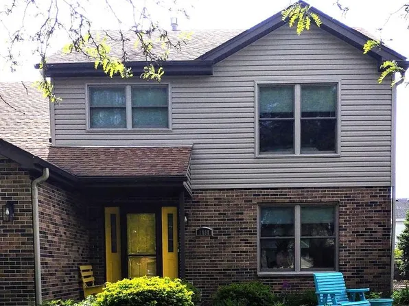 1498 Kingston Ct, Des Plaines, IL 60018