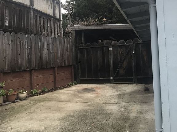 4th image of 147 Belmont St