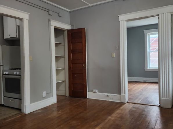 218 West St #C-4, Bristol, CT 06010