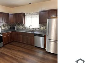 895 Hyde Park Ave, Hyde Park, MA