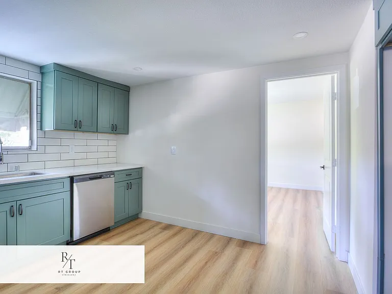 1032 S Golden West Ave #C — Photo 11