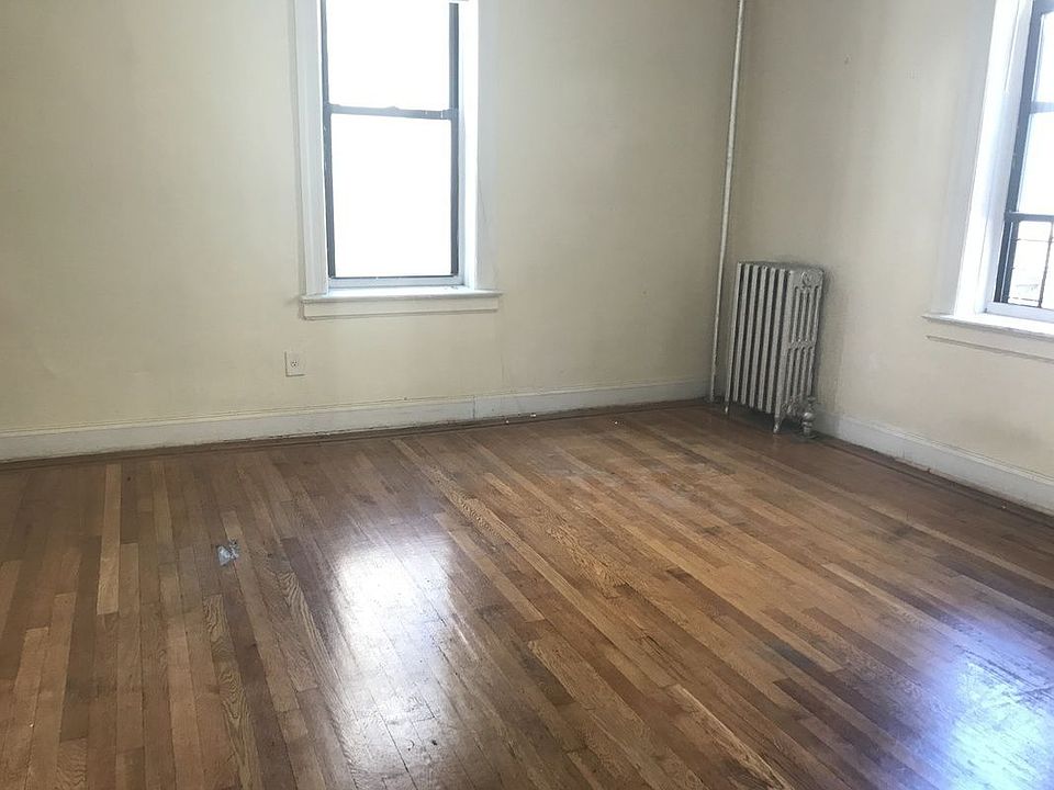 2nd image of 11 Midwood St APT E1