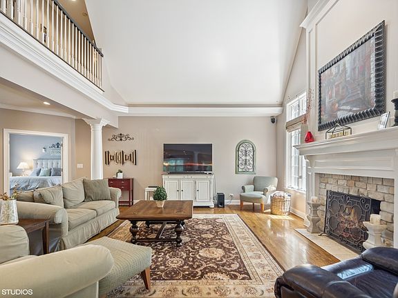 4th image of 956 Winslow Cir