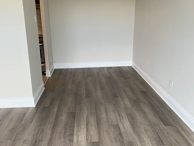 215 Clarence St — Photo 15