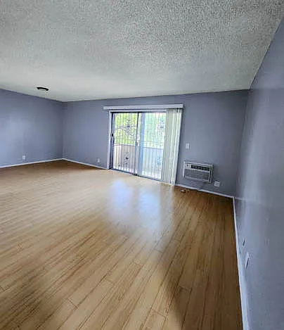 425 N Hobart Blvd — Photo 15