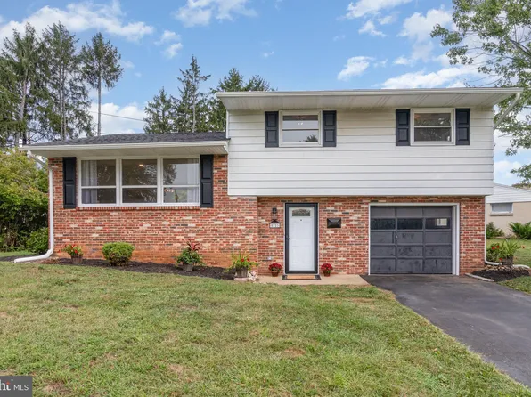 5223 Windsor Blvd, Mechanicsburg, PA 17055