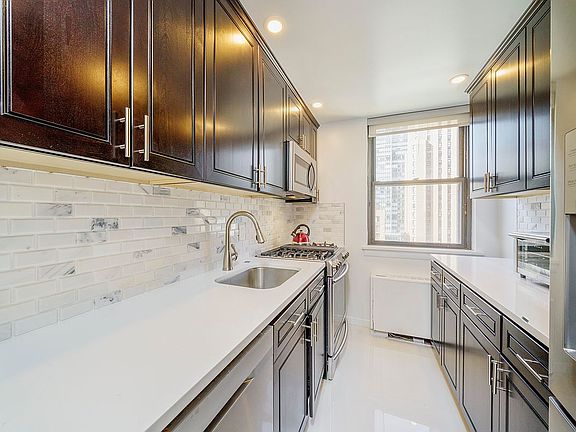 3rd image of 420 E 51st St APT 11E