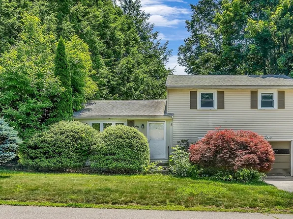 48 Simpson Dr, Framingham, MA 01701