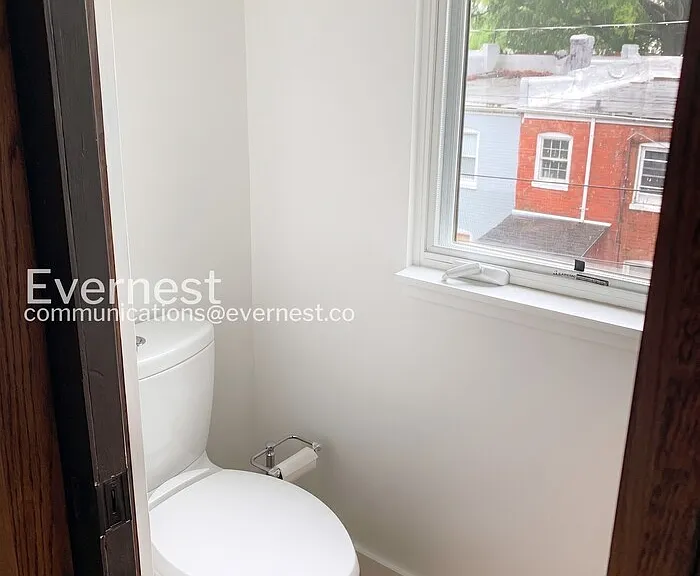 209 Robinson Square Aly — Photo 18