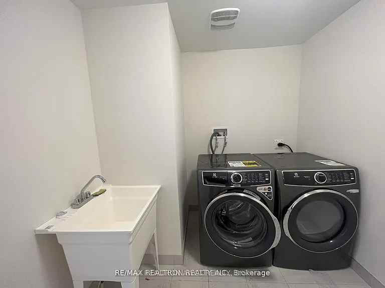 11405 Leslie St — Photo 4