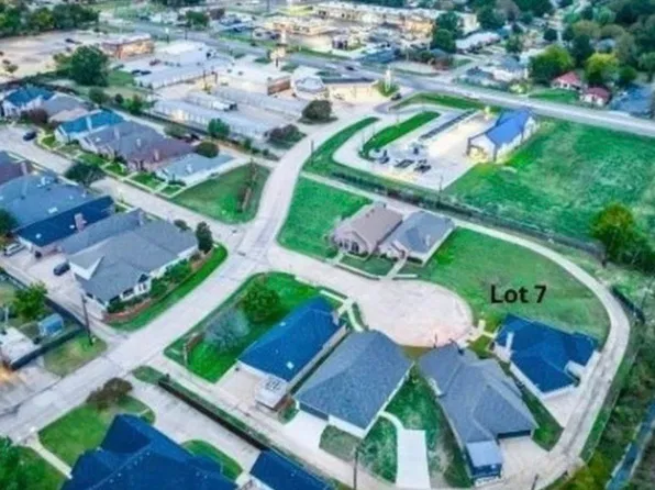 4255 Primrose Ln, Paris, TX 75462