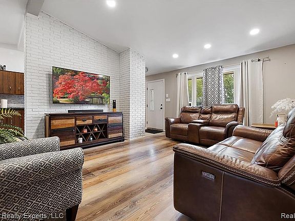 3rd image of 5118 Michael Ave