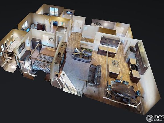 4th image of 961 Village Dr