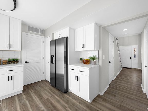 5th image of 3940 Newport Way #43D3