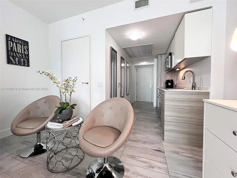 1300 Brickell Bay Dr #U1813 — Photo 16