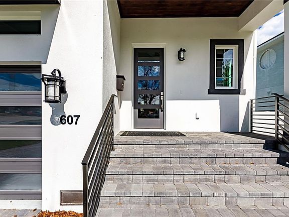 3rd image of 607 Columbia Dr