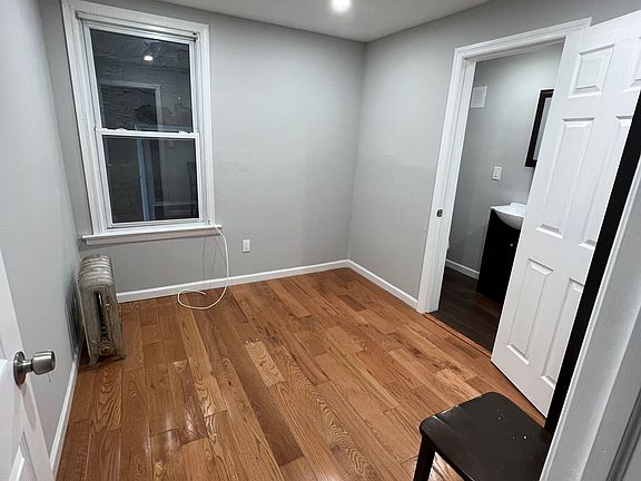 5th image of 109 Columbus Pl APT 1