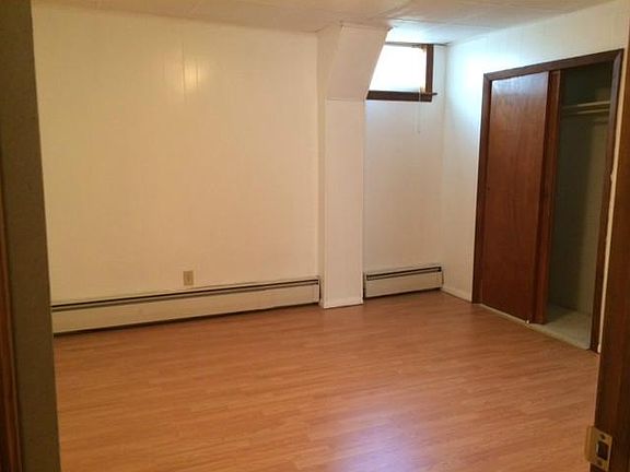 4th image of 306 Providence St