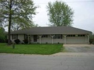 907 E 6th St, Ottawa, KS 66067