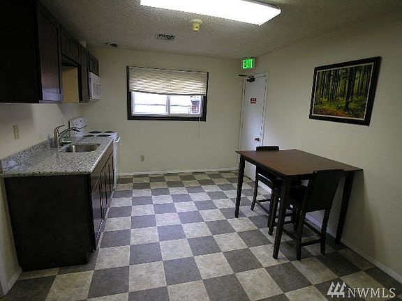 4th image of 609 S 15th St APT 304