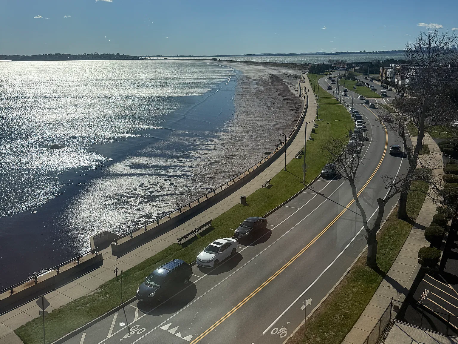 285 Lynn Shore Dr — Photo 2