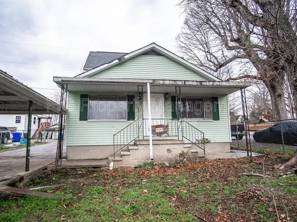 525 Sewanee St, Harriman, TN 37748