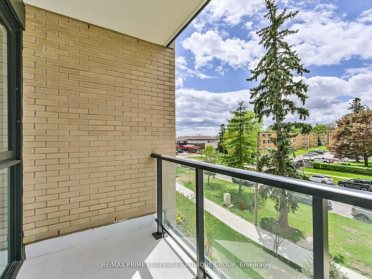293 The Kingsway #322 — Photo 25