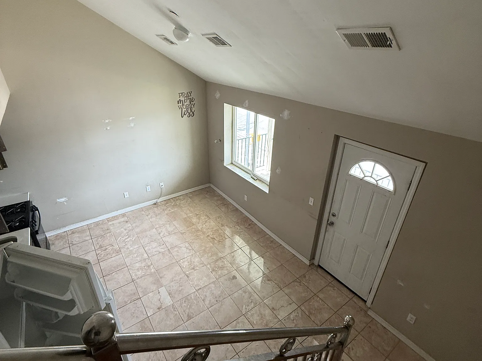 2 bed, 950 sqft, $2,700 — Photo 3