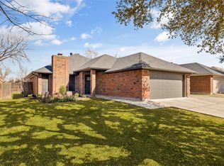 7417 Sean Dr, North Richland Hills, TX 76182