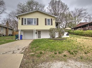 3610 E Bering St, Decatur, IL 62521