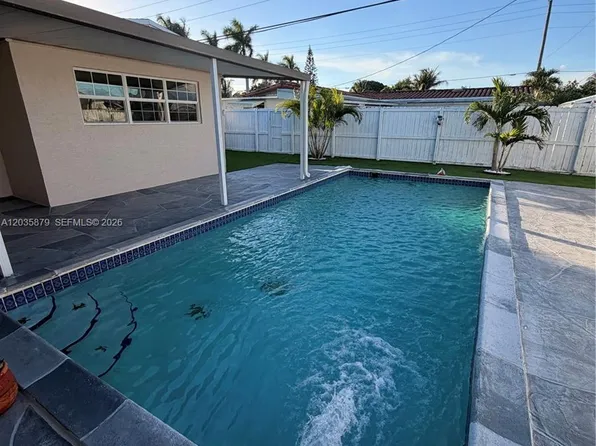 7751 NW 32nd St, Hollywood, FL 33024