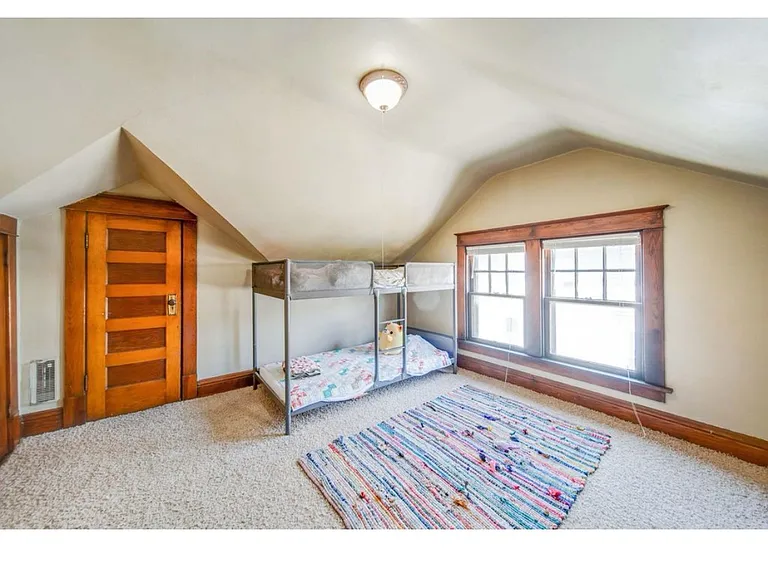 299 E Woodrow Ave — Photo 31