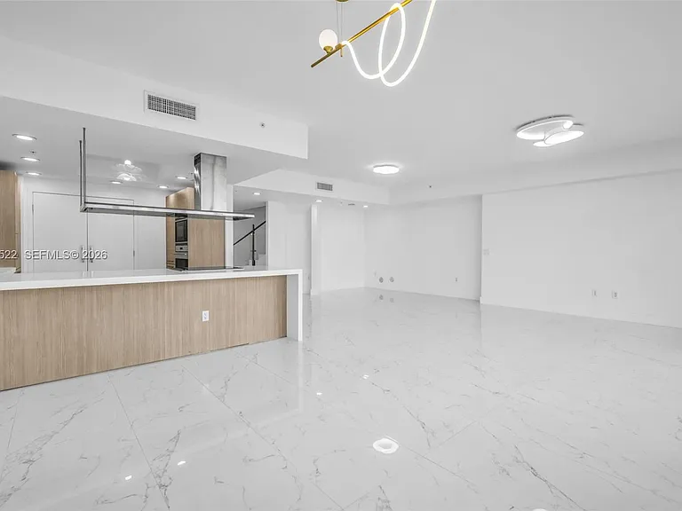 17111 Biscayne Blvd #411 — Photo 11