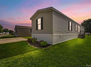 46545 Le Grande Blvd #978, Macomb, MI 48044