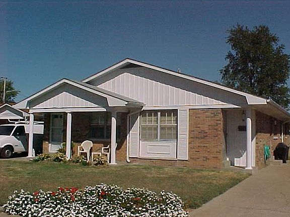 2nd image of 2559-2563 Stanley Pl