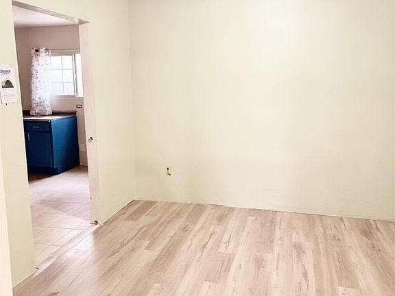 5th image of 1015 SW 33rd St