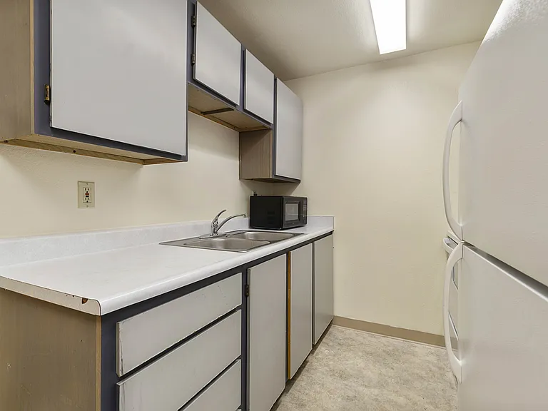 Dry Creek Apartments — Photo 16