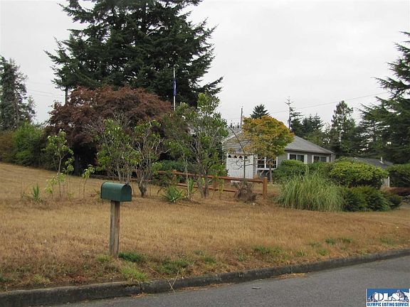 4th image of 999 W 10th St