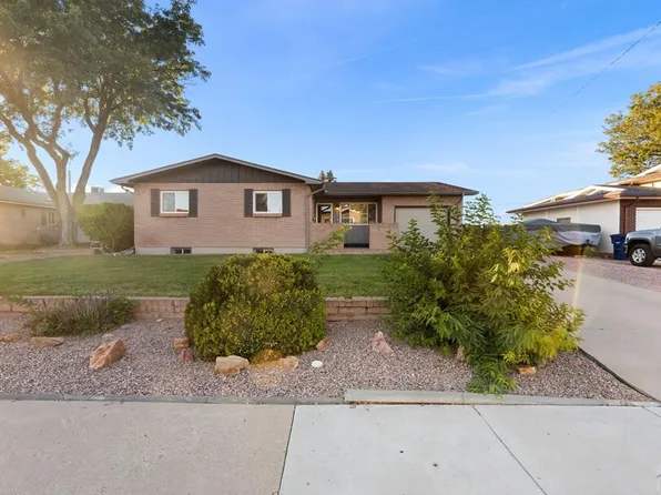 27 Radcliff Ln, Pueblo, CO 81005