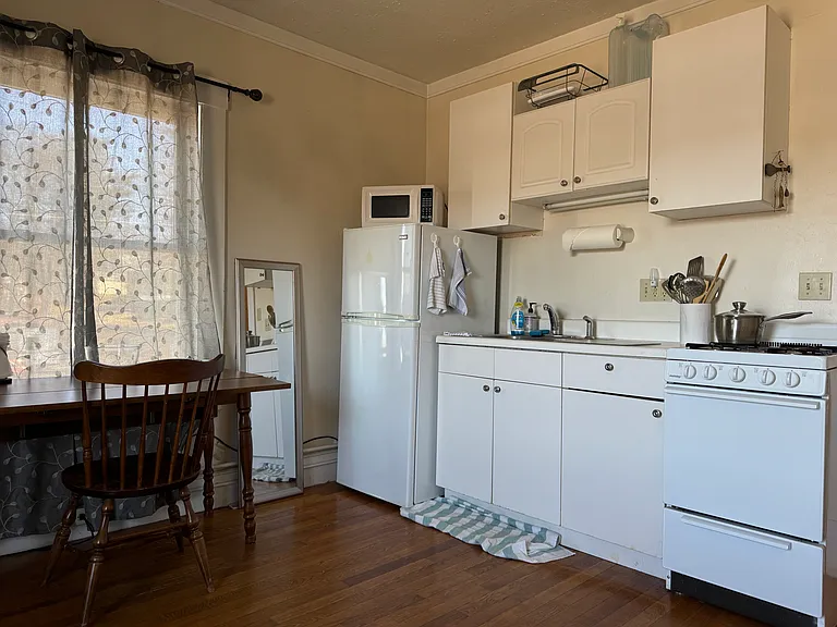 1047 Union Ave #2 — Photo 8